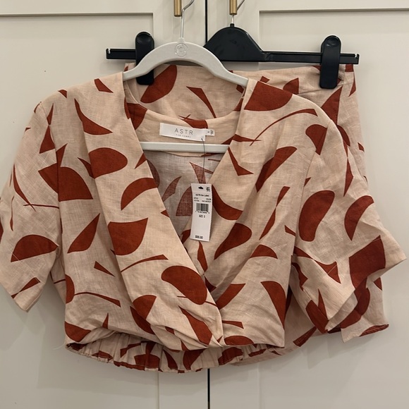 ASTR NIRINA ABSTRACT PRINT MINI SKIRT AND CROP TOP